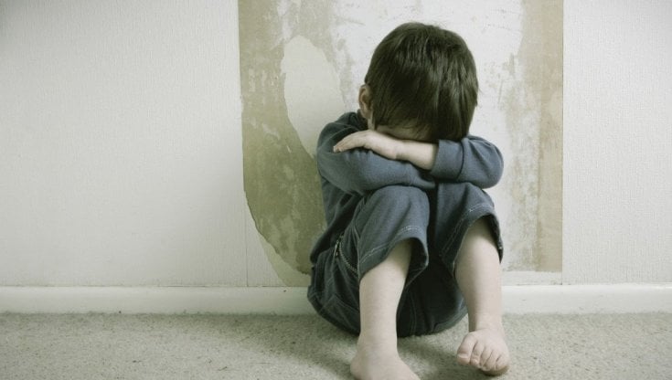Bambini maltrattati, se in Italia a pagare l'alto costo della pandemia sono loro: presentato il V° indice regione per regione
