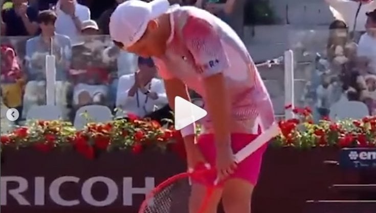 Schwartzman esausto alla fine del lungo scambio con Giron