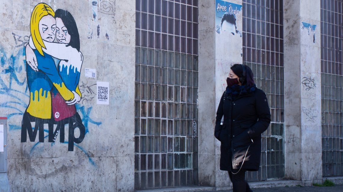 Roma. Murale realizzato dall'artista di strada Laika. Foto di Matteo Nardone/Pacific Press
