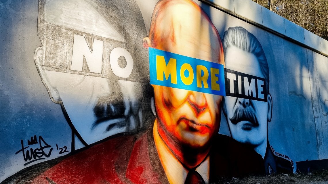 Danzica, Polonia. &Egrave; il primo di una serie di murales contro la guerra dal titolo "Solidariet&agrave; con l'Ucraina". Il suo autore &egrave; Tuse. Foto di Mateusz Slodkowski/SOPA 