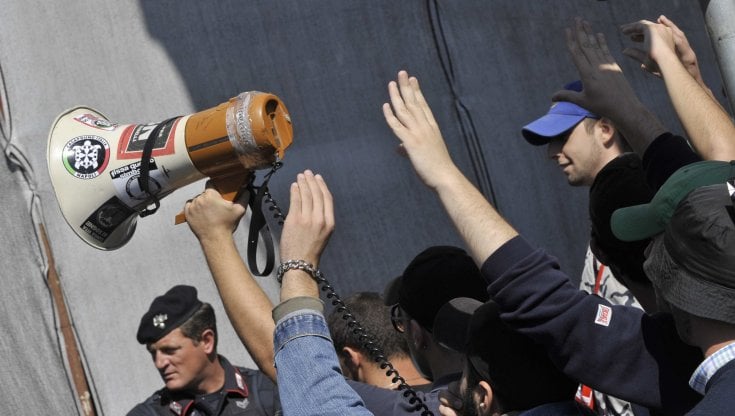 L'appello degli eurodeputati Pd: "Fermiamo la marcia di CasaPound il 28 maggio a Roma. Vicini a Paolo Berizzi"