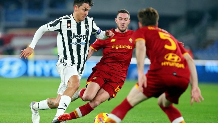 Paulo Dybala in azione contro la Roma
