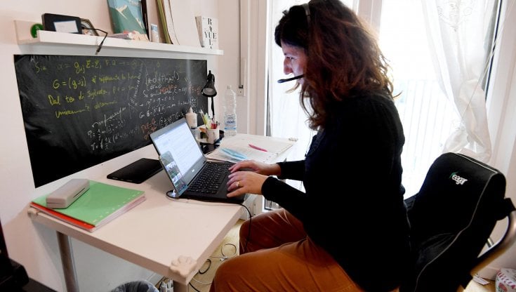 Cartellino addio, il lavoro diventa su misura con ferie libere e orari 'fai da te'. "Se si sta bene nel privato si rende di più anche al computer"