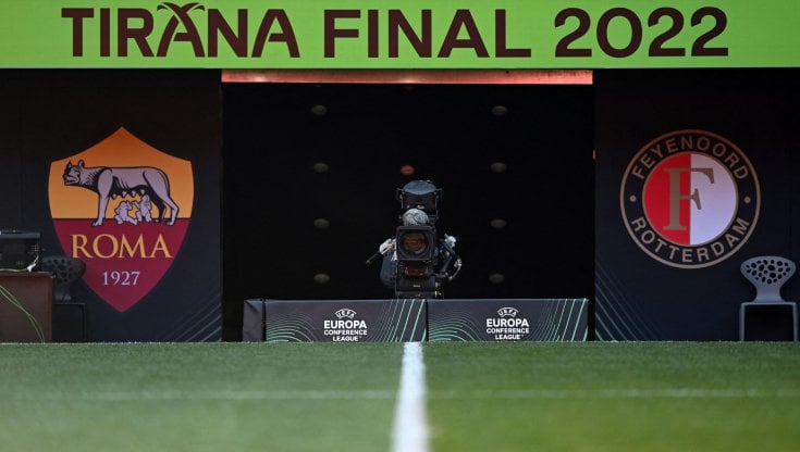 La riunione, lo spogliatoio di 'casa', le scelte di Mourinho: la marcia di avvicinamento della Roma alla finale