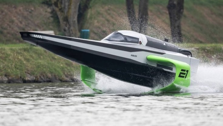 Racebird, una scossa sull'acqua