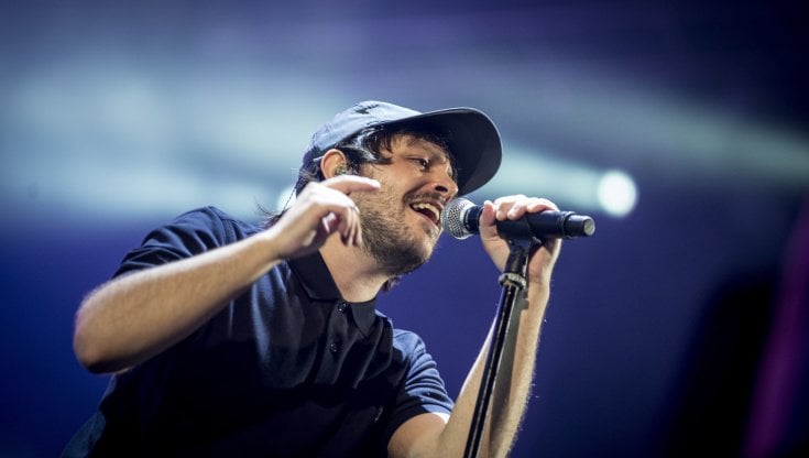 Francesco De Leo su Instagram: "Aggredito da Calcutta, mi ha dato un pugno in faccia"