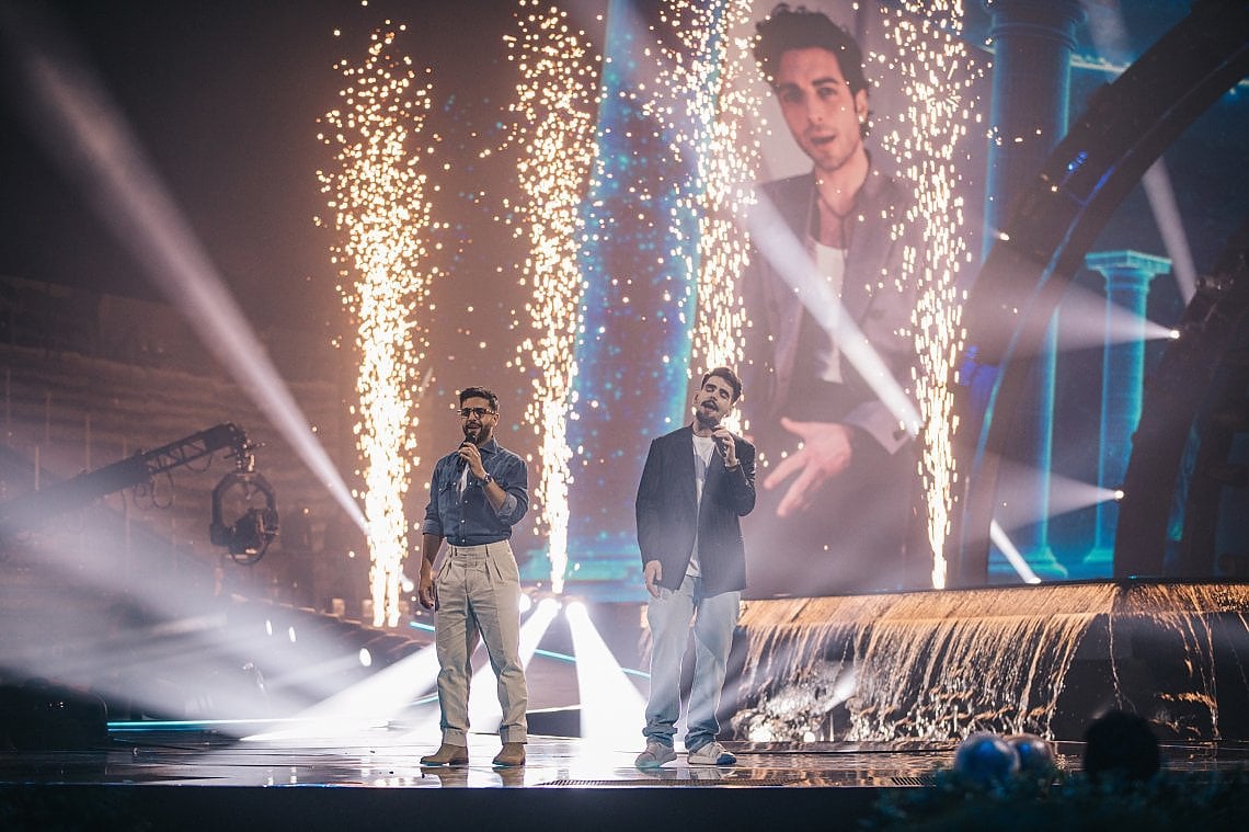 L'esibizione all'Eurovision di Torino, con Ginoble in video perch&eacute; positivo al covid
