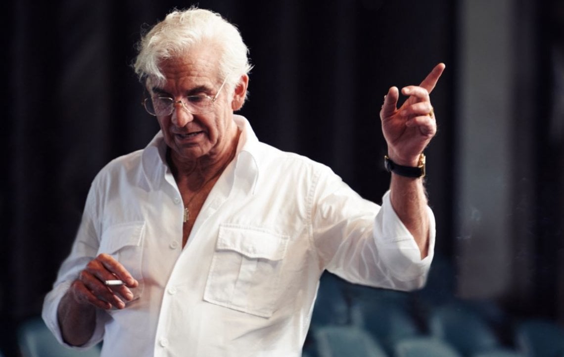 Bradley Cooper nei panni di Leonard Bernstein (Foto dall'account Twitter di Netflix)