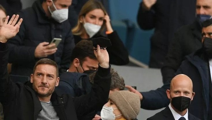 Da Shakira e Piqué a Totti con Noemi: così funziona il divorzio nel calcio
