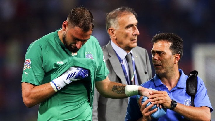 Donnarumma lascia il campo dopo Italia-Germania
