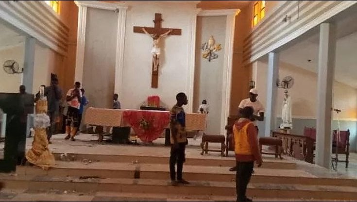La chiesa di Owo dopo la strage