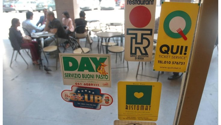 Buoni pasto, sciopero il 15 giugno di commercianti e grande distribuzione: "Non li accetteremo, commissioni insostenibili"