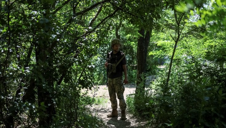 Un soldato ucraino nel Donbass