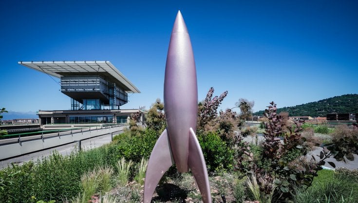 Giardino sul tetto del Lingotto e un&rsquo;installazione dell&rsquo;artista svizzera Sylvie Fleury 