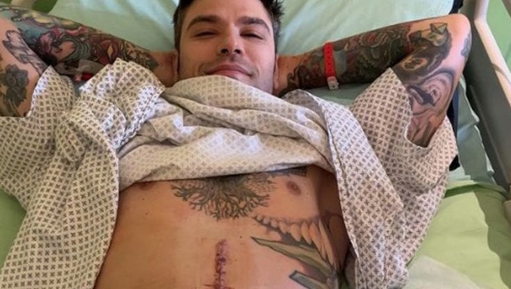 Fedez e il pianto con lo psicologo: il coraggio di sorprendere anche Freud