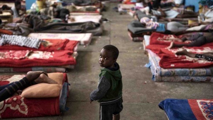 Uno dei centri di dtenzione per migranti e riciedenti asilo in LIbia