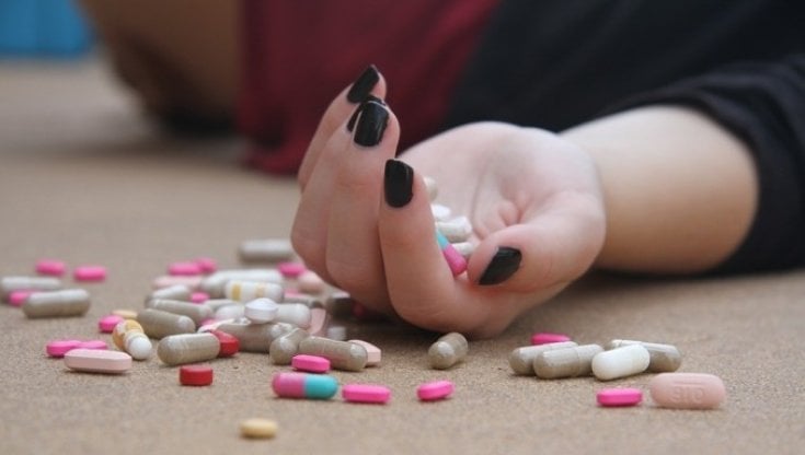 Suicidi, la Camera approva una mozione che impegna il Governo per una strategia strutturale per la prevenzione
