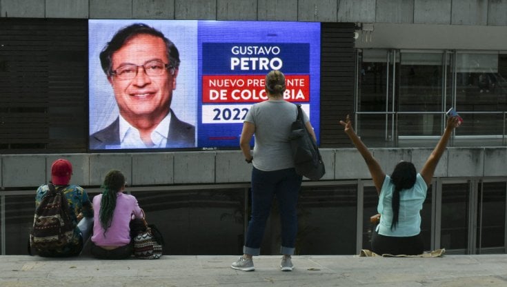 Colombia: vince Gustavo Petro, l'ex guerrigliero è il primo presidente di sinistra del Paese