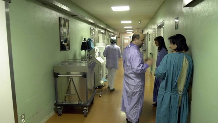 Covid Italia, bollettino del 20 giugno 2022: 16.571 nuovi casi e 59 morti, tasso al  20,9%