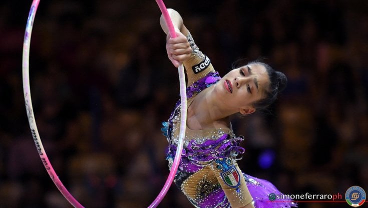 Sofia Raffaeli, 18 anni, oro al cerchio e alle clavette agli Europei di Tel Aviv