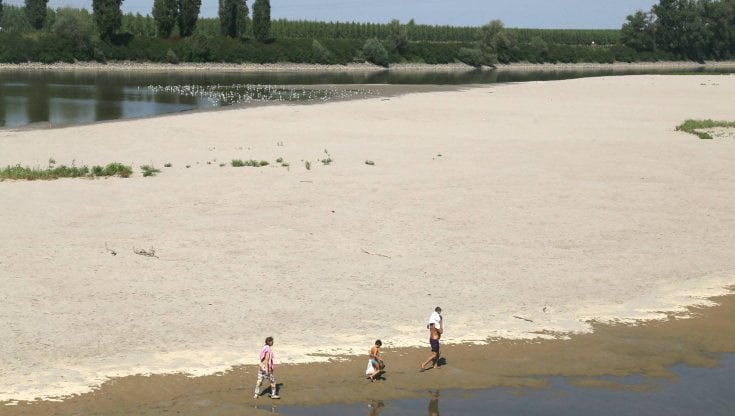 Finita l'acqua per i campi. La preghiera per la pioggia del vescovo di Milano