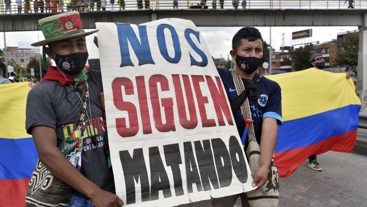 Colombia, la pace è lontana e prosegue la mattanza: dall'inizio del 2022 già 90 vittime tra i difensori dei diritti umani dei contadini