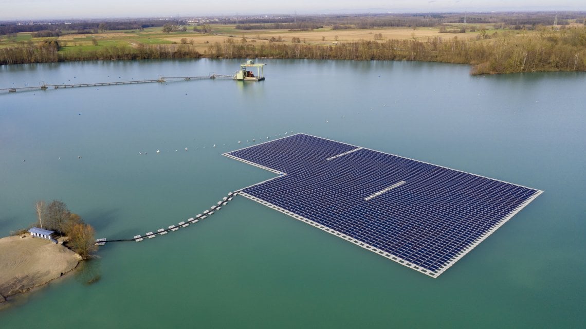 Pannelli fotovoltaici galleggianti&nbsp;in Germania: posti sui bacini idroelettrici andrebbero a compensare il calo d&rsquo;acqua (Getty Images)