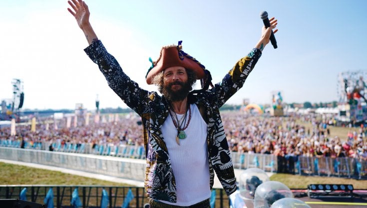 Con Jovanotti nel backstage del Jova Beach Party: “Siamo un veliero che torna dopo la tempesta”