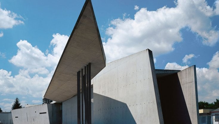 Il primo edificio in assoluto progettato da Zaha Hadid. Era una stazione anticendio,oggi &egrave; usata comespazio espositivo &nbsp;