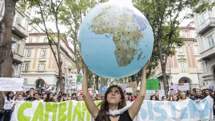 I ragazzi di Fridays for future in piazza a Torino