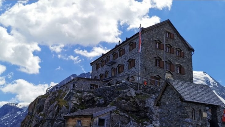 Alpinista muore sull'Ortles: l'incidente all'alba, è precipitato per 400 metri