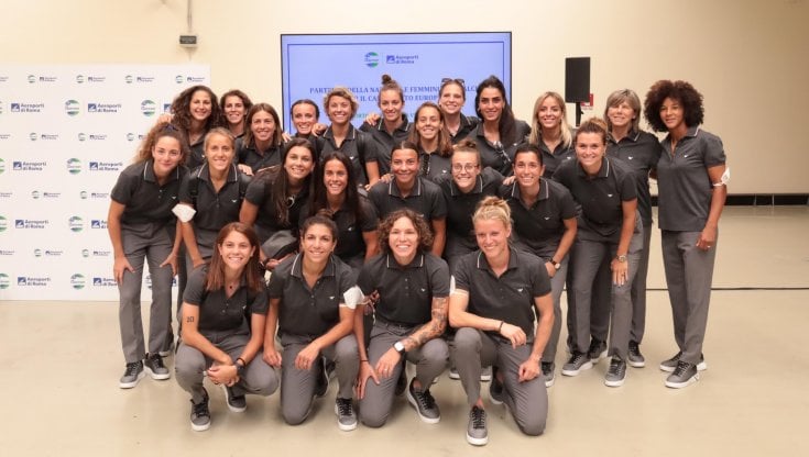 La Nazionale femminile di calcio in partenza per gli Europei nel Regno Unito