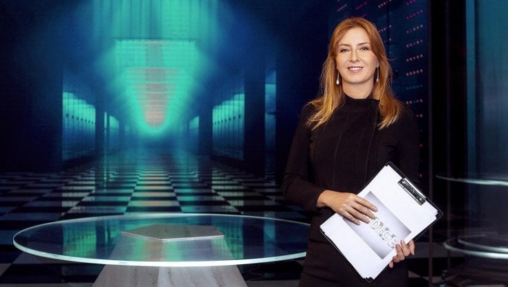 Barbara Carfagna conduce Codice - La vita &egrave; digital