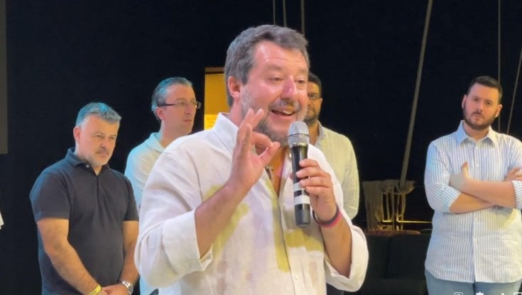 Il leader della Lega, Matteo Salvini, alla festa provinciale del partito di Adro (Brescia)