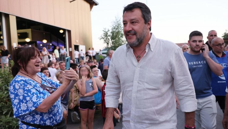 Il leader della Lega, Matteo Salvini, alla festa del partito ad Adro, nel Bresciano