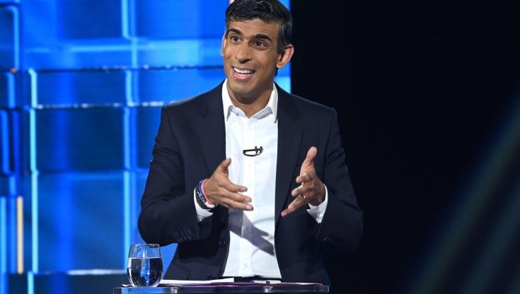 Chi è Rishi Sunak, il candidato tory che potrebbe diventare il primo leader di Governo di una minoranza etnica