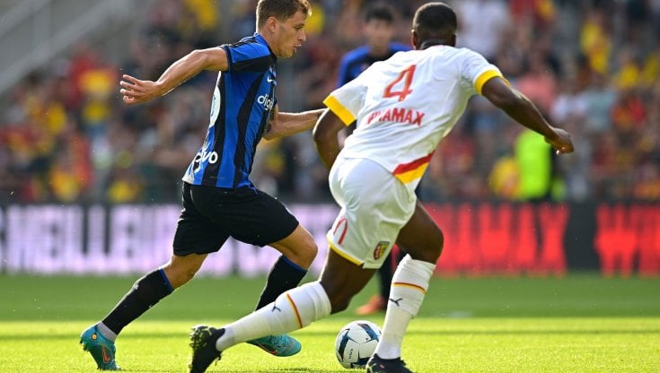 Barella in azione a Lens (foto profilo twitter Inter)