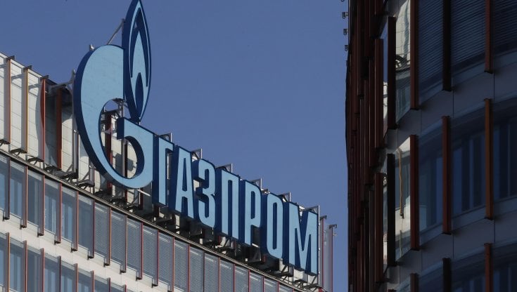 Gas, prezzo volatile con la nuova stretta Gazprom. Sulla rete italiana aumentano i flussi agli stoccaggi