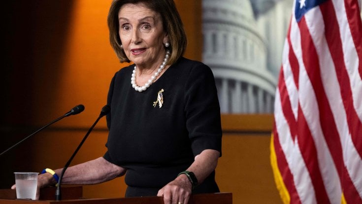 L'ira cinese per la visita di Pelosi a Taiwan: "Pronti a mandare i caccia". Domani telefonata Biden-Xi