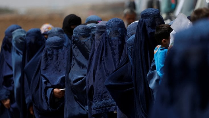 Afghanistan, la denuncia: “Donne picchiate sul seno e tra le gambe perché non potessero mostrare i colpi”