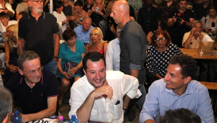 Matteo Salvini evita il Papeete, ma sul bis al Viminale gli alleati lo frenano