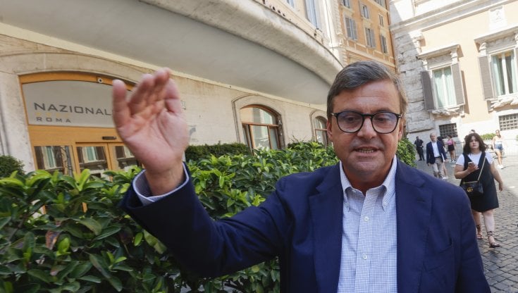 Calenda: “Ho scelto la responsabilità. Il rischio è l’Italia come il Venezuela”