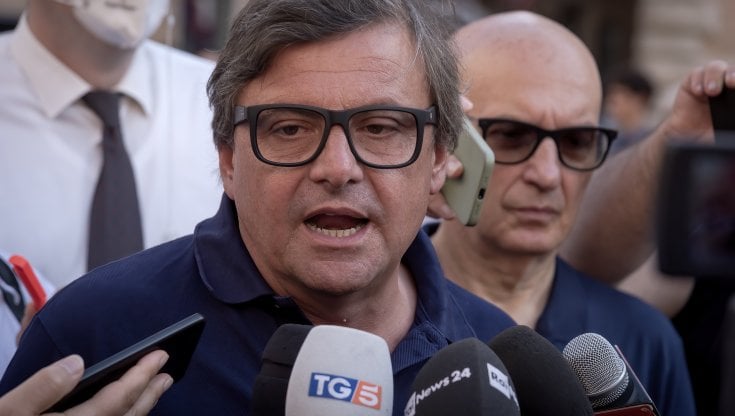 Sondaggi elettorali: Azione al 2% dopo lo strappo con Pd e +Europa. Il centrodestra al 48%