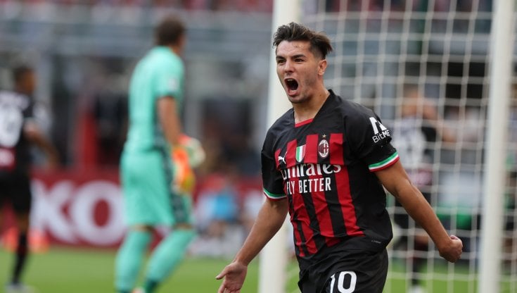 Brahim Diaz esulta dopo il gol