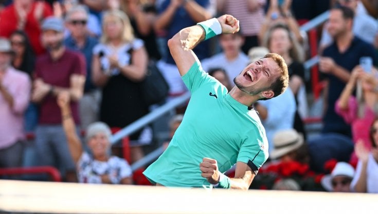 Carreno Busta esulta dopo la vittoria contro Hurkacz