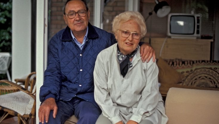 La scrittrice Vittoria Ronchey con il marito Alberto in una foto del 1995