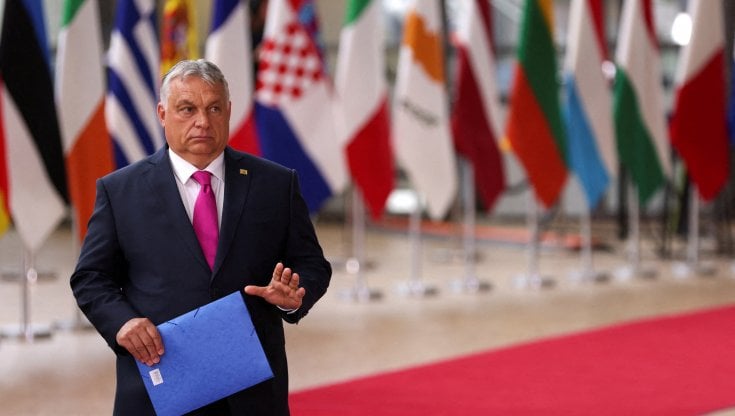 Ungheria, cancellata la festa di Santo Stefano. E Orbán caccia i vertici dell'Istituto meteo