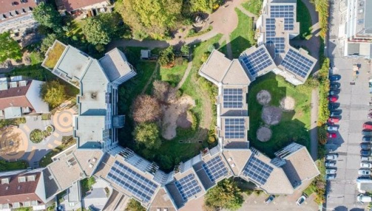 Economia, la sindrome di “masochismo energetico” e la cura che non sembra a portata di mano, ma che invece c'è