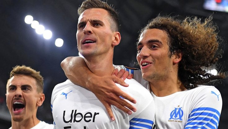 Calciomercato, le ultime news del 25 agosto: Milik è della Juventus, a Lecce è il giorno di Umtiti. Roma, preso Camara