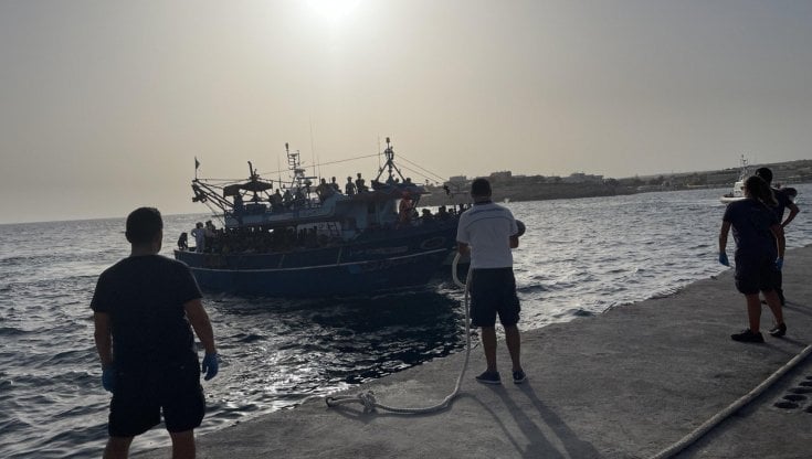 Lampedusa, il medico dell’hotspot: “Macché invasione, basta propaganda”
